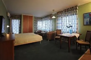 Carolina Apartman 호텔 *
